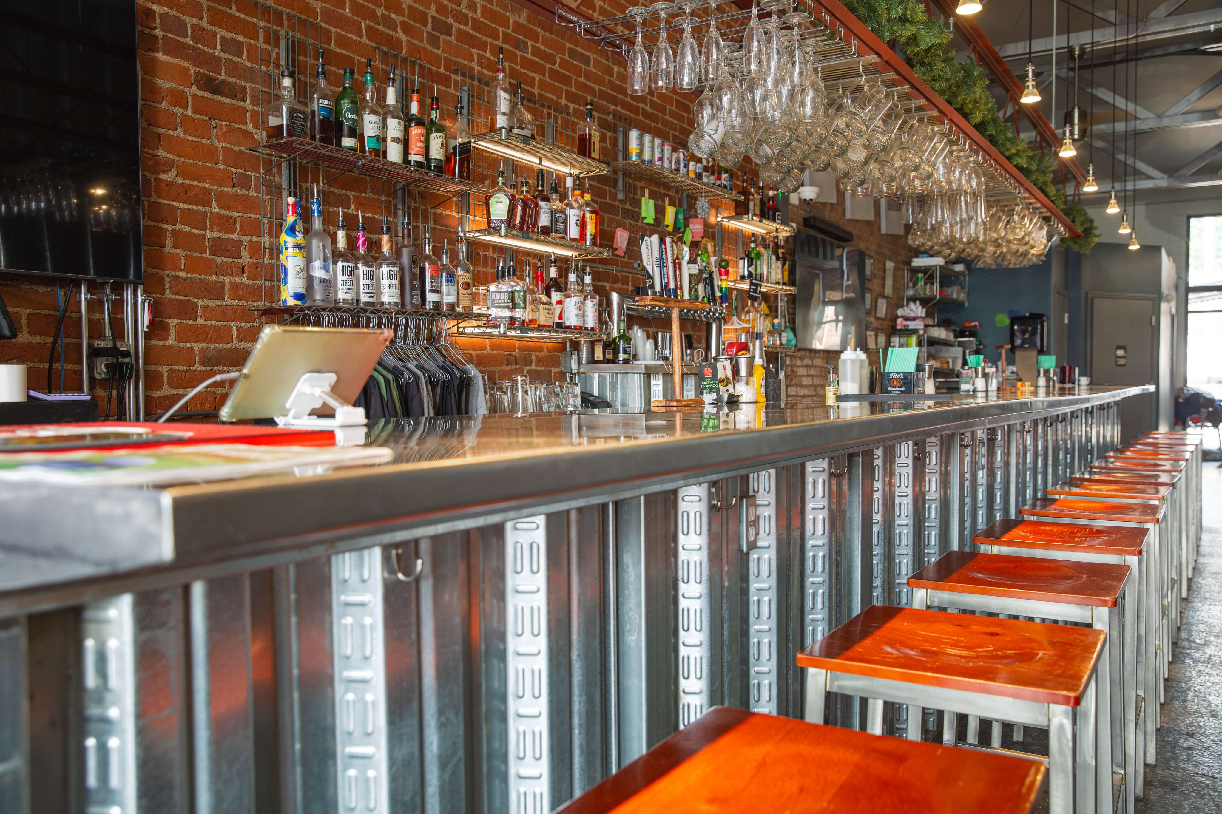 Full Bar